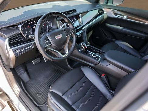 Certified 2024 Cadillac XT6 Sport w/ Platinum Package AWD/4WD image 10