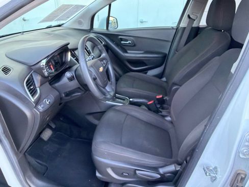 Used 2021 Chevrolet Trax LS w/ Tint and Cruise Package FWD image 30
