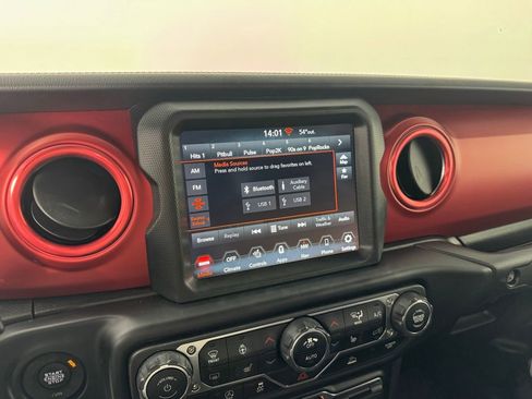 Used 2022 Jeep Gladiator Rubicon w/ Cold Weather Group AWD/4WD image 16
