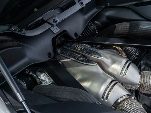 Used 2024 Ferrari 296 GTB RWD image 15
