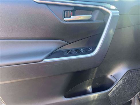Certified 2025 Toyota RAV4 XLE AWD/4WD image 18