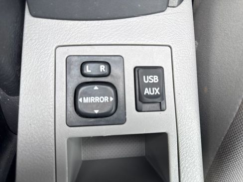 Used 2012 Toyota RAV4 4WD w/ Upgrade Value Pkg image 23