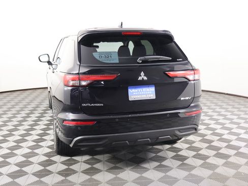 Used 2025 Mitsubishi Outlander ES image 7