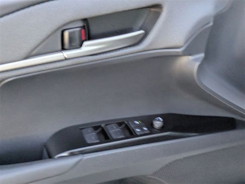 Used 2025 Toyota Camry SE image 16