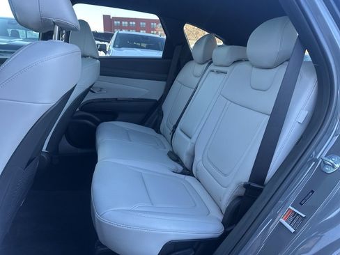 Used 2025 Hyundai Tucson Limited image 19