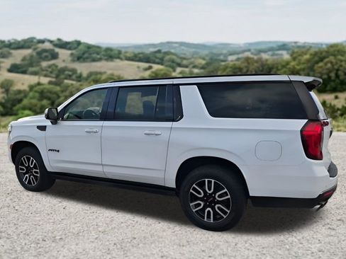 Used 2024 GMC Yukon XL AT4 w/ AT4 Premium Plus Package AWD/4WD image 7