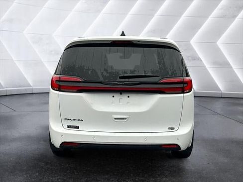 New 2026 Chrysler Pacifica Select image 21