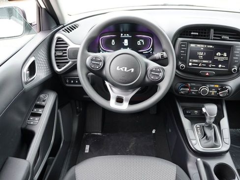 New 2025 Kia Soul LX w/ LX Technology Package image 12