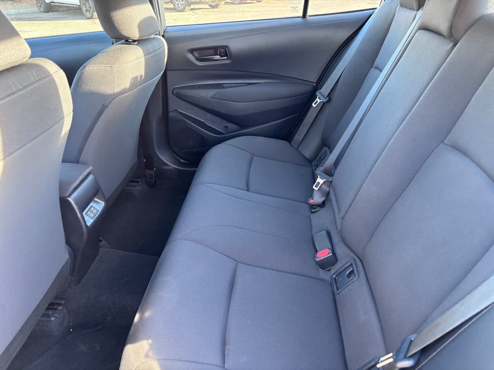 Used 2025 Toyota Corolla LE FWD image 11
