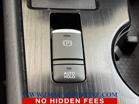 Used 2023 Nissan Rogue S image 31