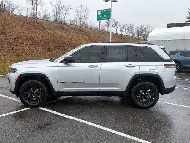 New 2026 Jeep Grand Cherokee Altitude AWD/4WD image 4