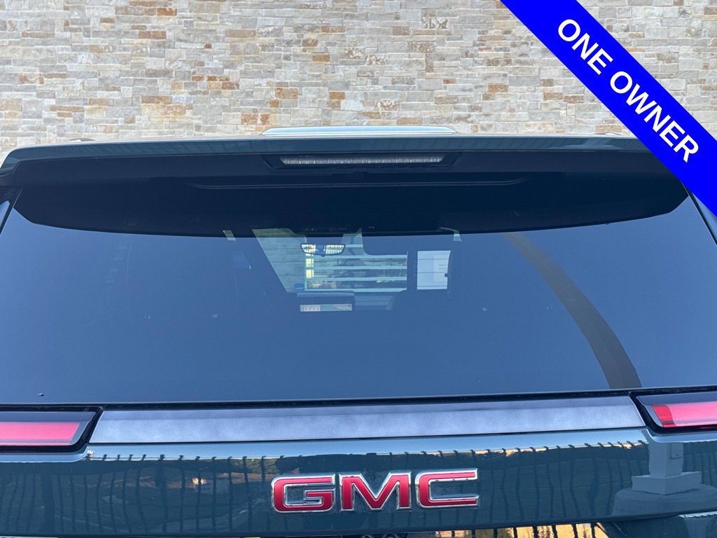 Used 2025 GMC Yukon AT4 Ultimate AWD/4WD image 7