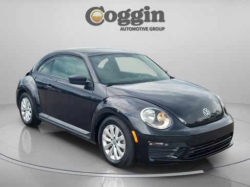 Used 2018 Volkswagen Beetle S image 8