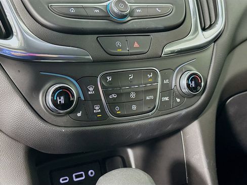 Used 2023 Chevrolet Equinox LT image 22