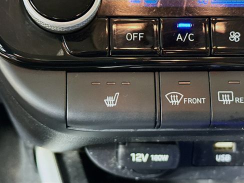 Used 2021 Hyundai Elantra Limited image 25