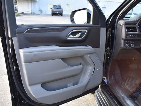 Used 2022 Chevrolet Tahoe LT w/ Luxury Package image 25