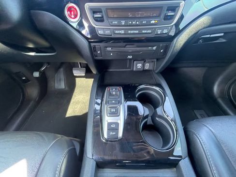Used 2020 Honda Pilot Touring image 11