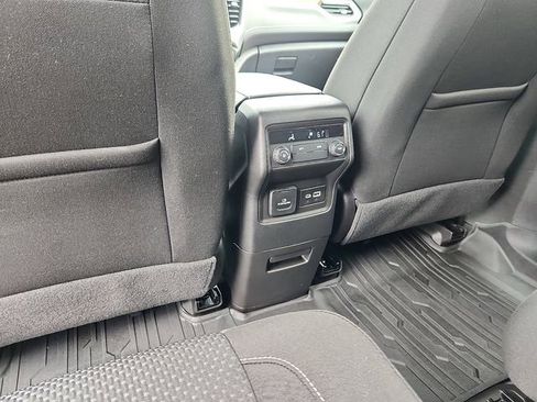 Used 2023 GMC Acadia SLE w/ Driver Convenience Package FWD image 12