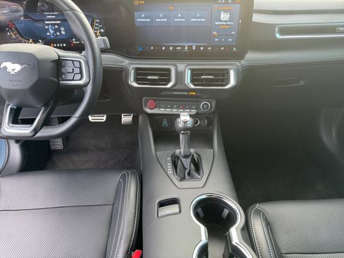 Used 2025 Ford Mustang GT Premium RWD image 16