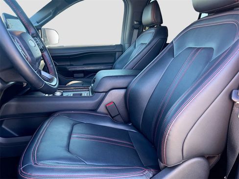 Used 2024 Ford Expedition Limited image 22