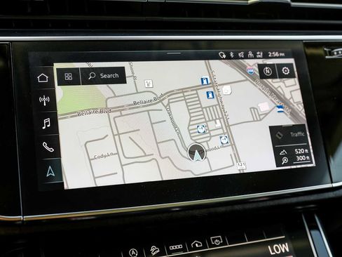 Used 2022 Audi Q8 Premium image 23