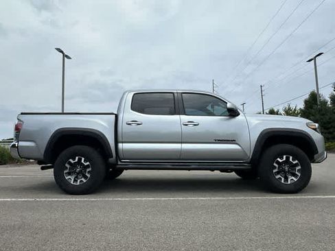 Used 2023 Toyota Tacoma TRD Off-Road AWD/4WD image 3