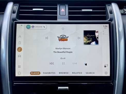Certified 2025 Land Rover Discovery S AWD/4WD image 29