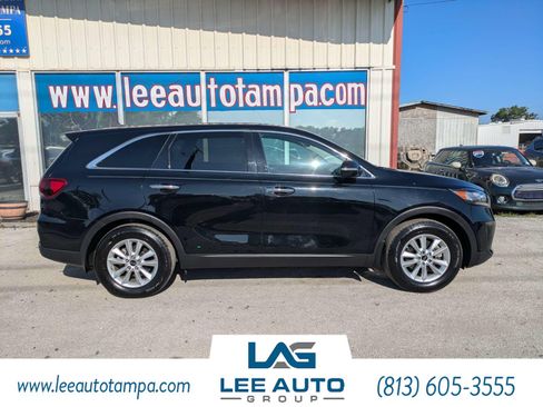 Used 2020 Kia Sorento LX FWD image 2