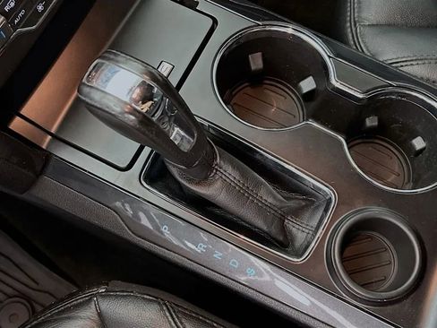 Used 2017 Ford Explorer XLT w/ Equipment Group 202A image 18