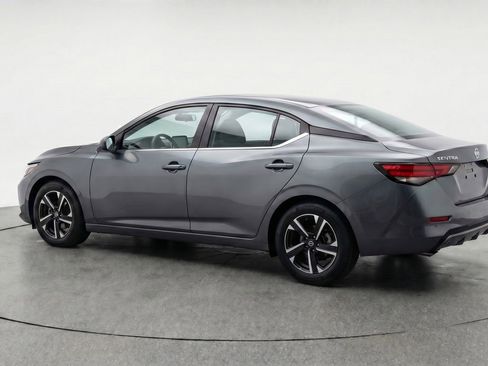 Used 2025 Nissan Sentra SV image 6