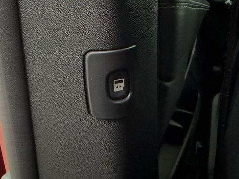 Used 2014 Dodge Grand Caravan SXT image 14