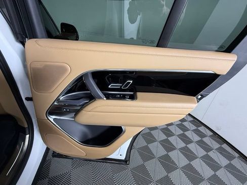 Used 2025 Land Rover Range Rover SE AWD/4WD image 36