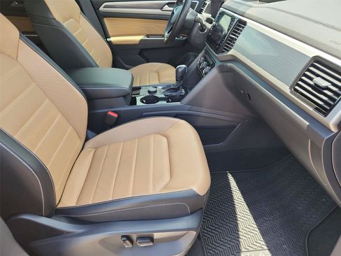 Used 2023 Volkswagen Atlas Cross Sport SEL Premium R-Line AWD/4WD image 29