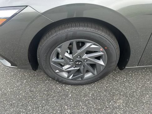 New 2026 Hyundai Elantra Hybrid FWD image 24