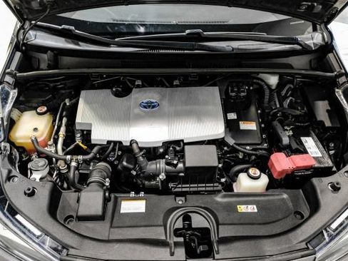 Used 2020 Toyota Prius LE FWD image 45