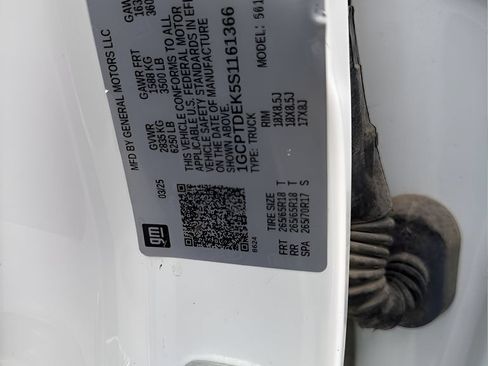 Used 2025 Chevrolet Colorado Z71 AWD/4WD image 32