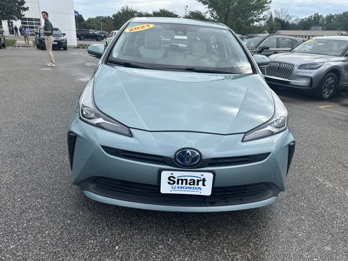Used 2021 Toyota Prius Limited w/ Premium Convenience Package FWD image 13