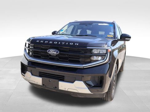 Used 2025 Ford Expedition Max Platinum AWD/4WD image 4