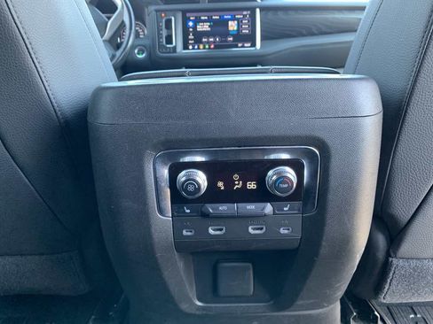 Used 2021 GMC Yukon Denali w/ Denali Ultimate Package AWD/4WD image 20