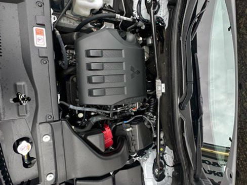 Used 2024 Mitsubishi Eclipse Cross LE image 29