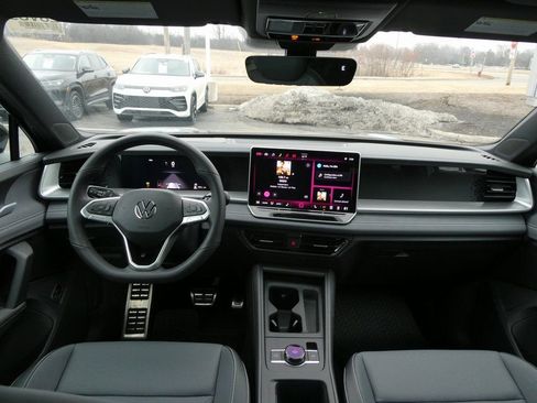 New 2026 Volkswagen Tiguan SE R-Line AWD/4WD image 5