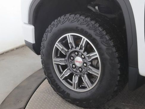 Used 2024 GMC Sierra 1500 AT4 w/ Technology Package image 13