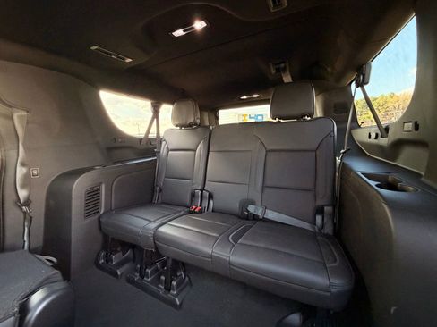 Used 2021 GMC Yukon XL Denali w/ Advanced Technology Package image 18