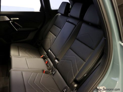 Used 2025 BMW X1 xDrive28i w/ Technology Package image 13