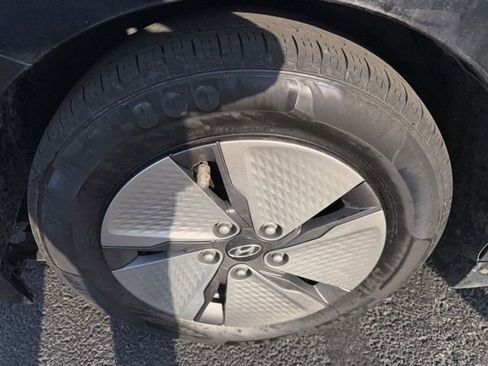 Used 2022 Hyundai Ioniq SE image 28