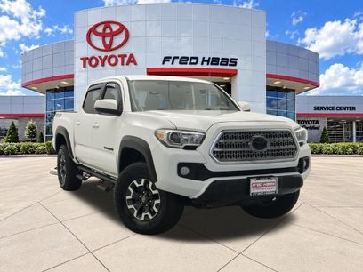 Used 2017 Toyota Tacoma TRD Off-Road w/ Tow Package (A/T)