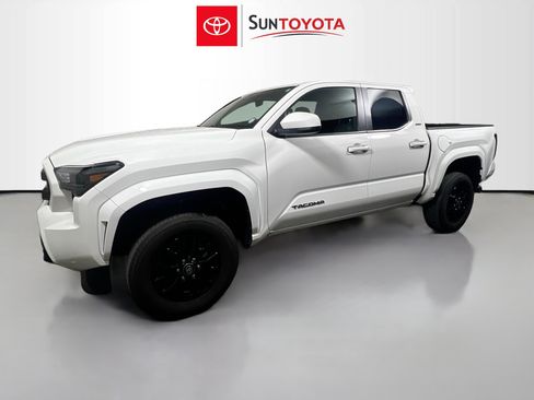 Used 2024 Toyota Tacoma SR5 AWD/4WD image 9