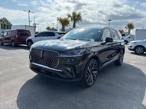 Certified 2025 Lincoln Aviator Reserve w/ Equipment Group 201A AWD/4WD image 7