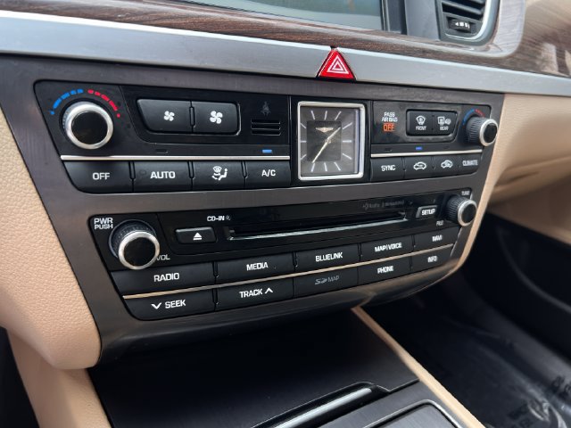 Used 2018 Genesis G80 3.8 RWD image 21