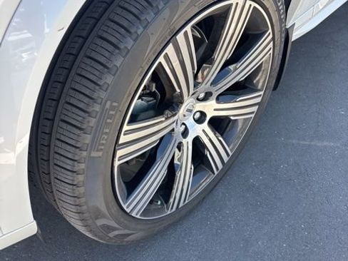 Used 2024 Volvo XC90 B6 Ultimate w/ Lounge Package AWD/4WD image 5